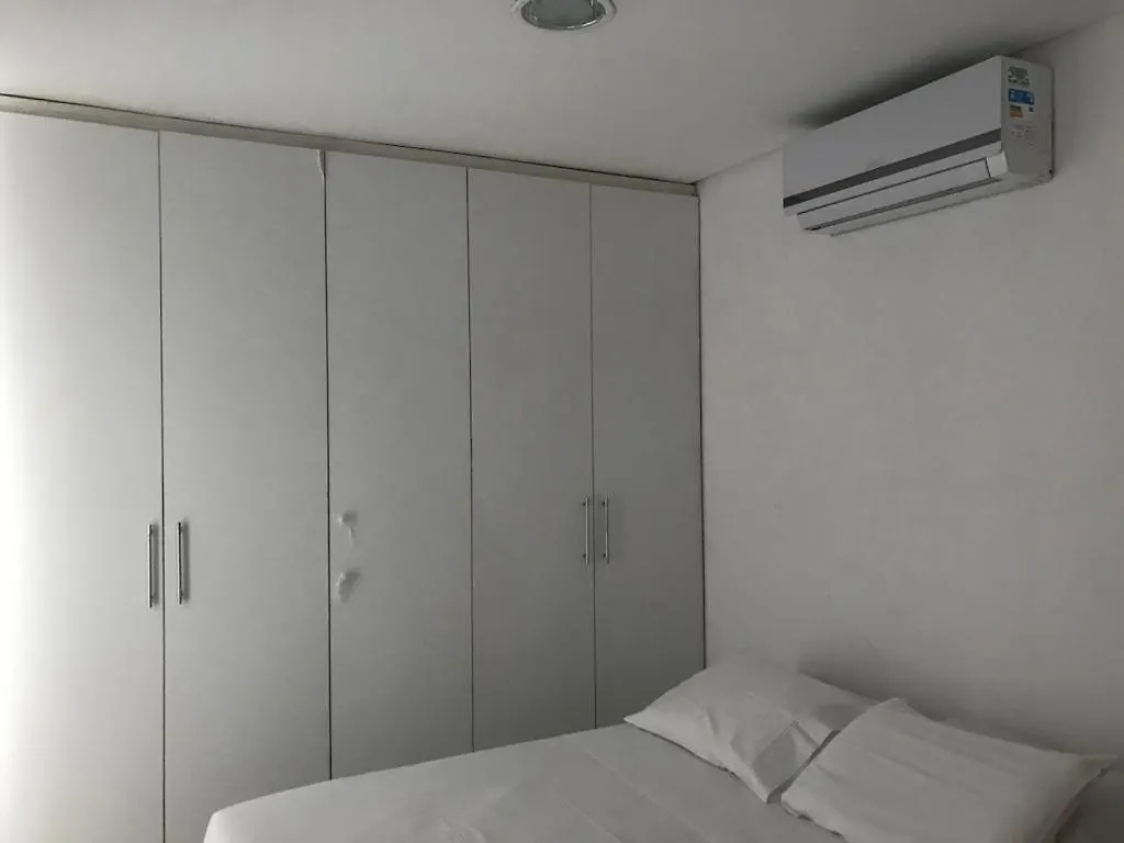 Flat No Condominio Do Residencial Gildo Vilaca - Jaqueira レシフェ アパート